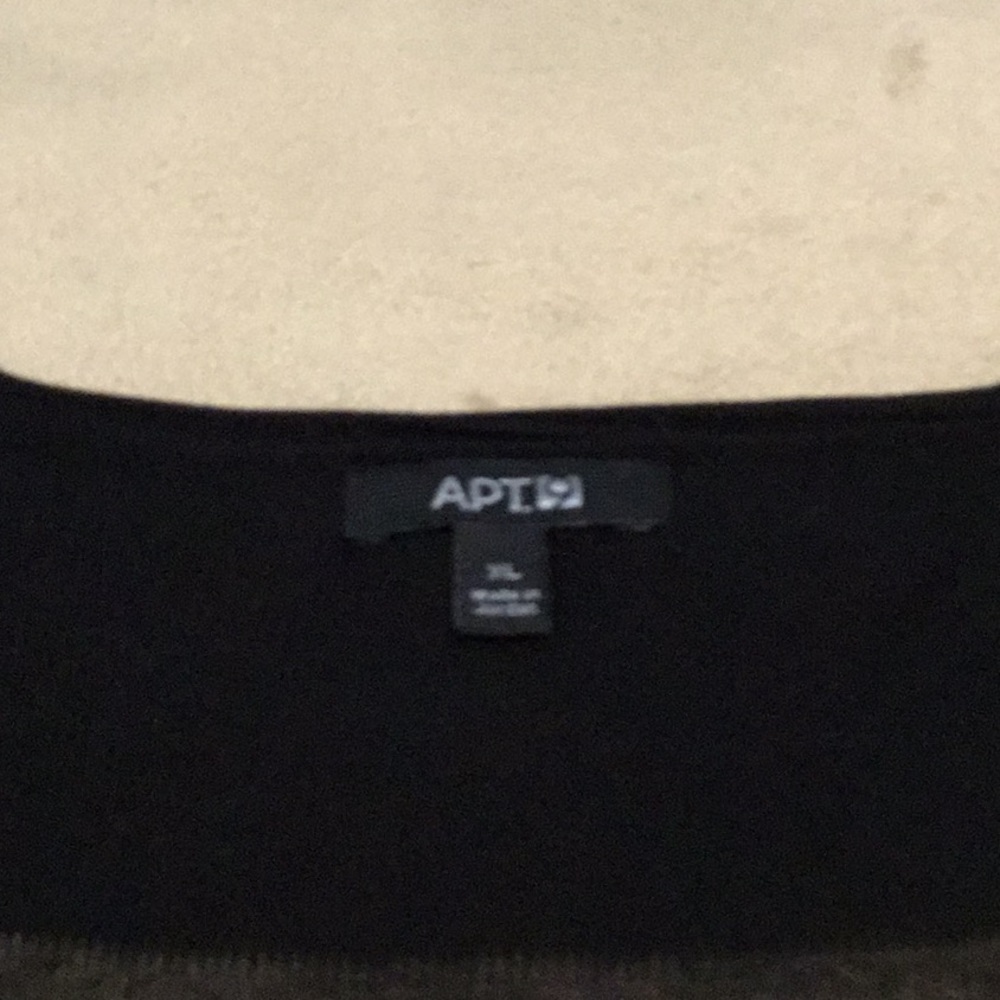 Sweater - Picture 4 of 4